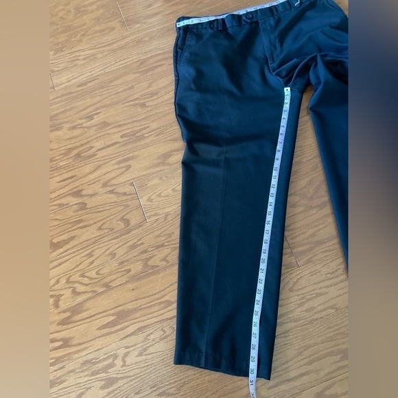 IZOD Golf Pants Mens 36x 30 Classic Fit Black - Picture 9 of 9
